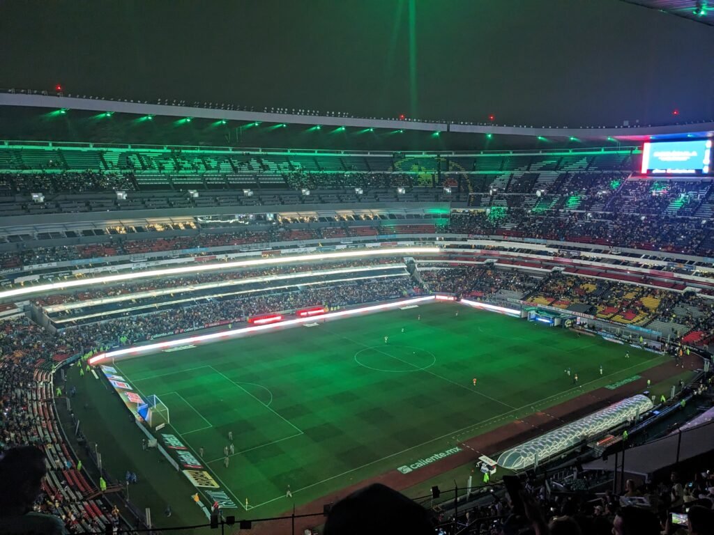 Jugadores del Club América durante un partido en el Estadio Banorte
